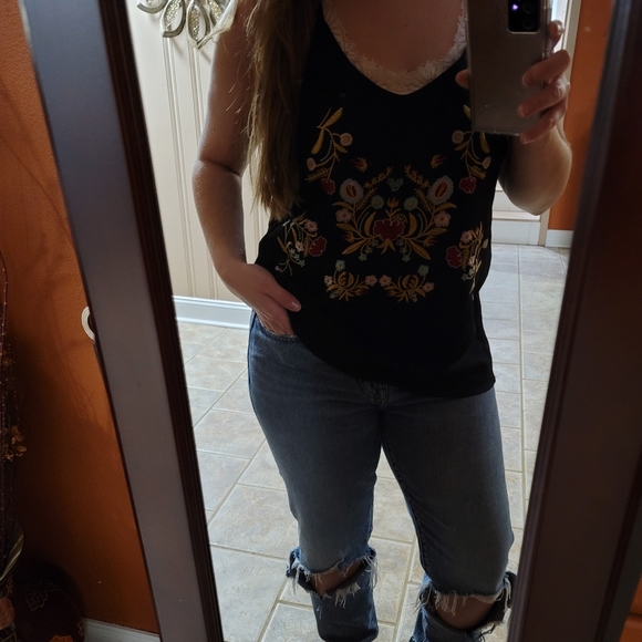 Floral Embroidered Cami Tank - Picture 8 of 9